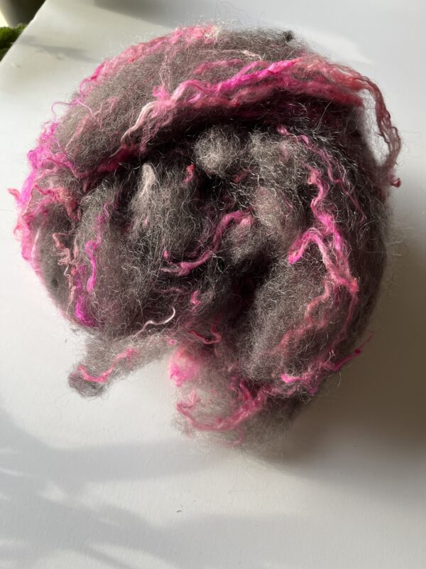 Art Batt - Black and Pink : Gotland, kid mohair, mulberry silk - Image 2