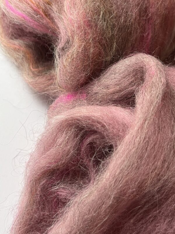 Art Batt Pink Blush : Gotland Top, Corriedale, Merino, Bamboo, Wensleydale - Image 3