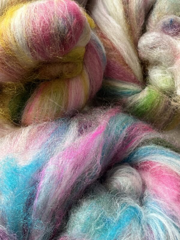 Art Batt : Soft Rainbow Merino Cormo/Romney Lamb - Image 2