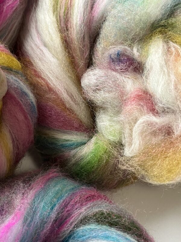 Art Batt : Soft Rainbow Merino Cormo/Romney Lamb - Image 4